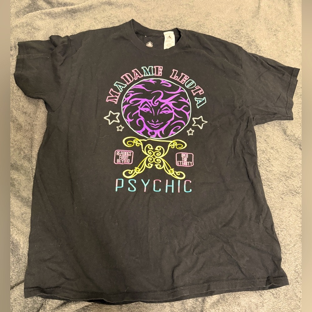 Disney parks the haunted mansion Madame Leota graphic T-shirt XL